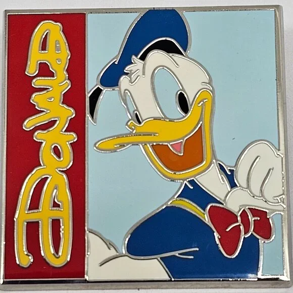 DISNEY Pin Trading ~Character Deluxe Starter Set ~ Donald Duck ~ 2013 - Picture 1 of 11